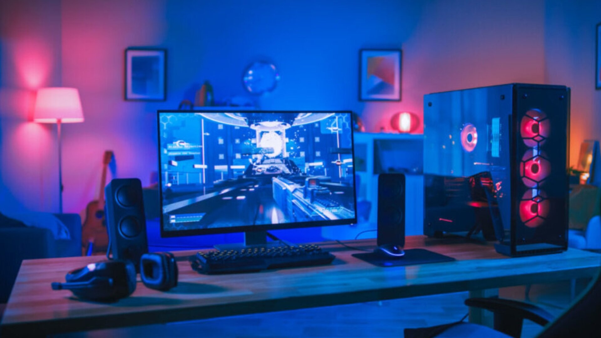 Schreibtisch mit blauem indirektem Licht